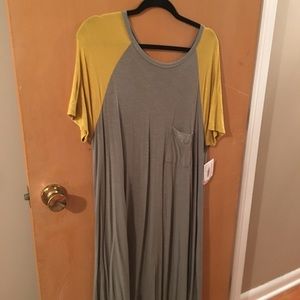 Brand New with Tags  LulaRoe Carly